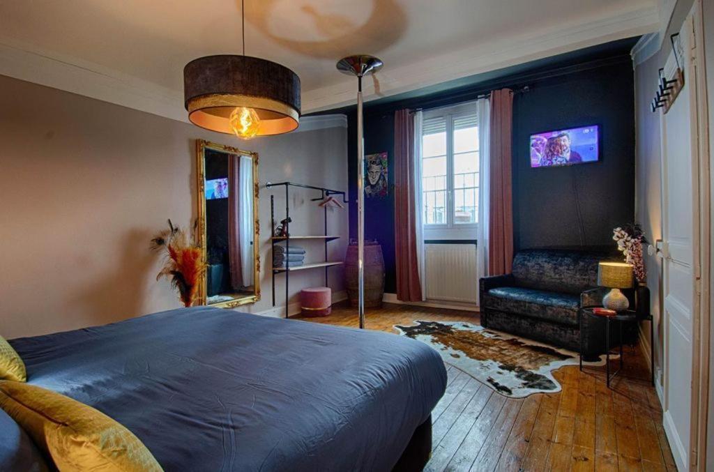 Sweet Nina Jazz Appartement Pour 5 Voyageurs, Situe A La Place De La Republique, Avec Parking Et Lit Queen Size Le Mans Exteriör bild